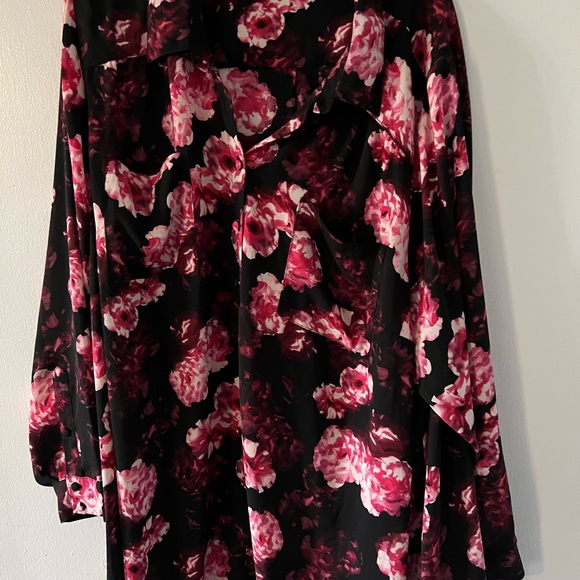 Torrid blouse size 4 - Picture 11 of 11